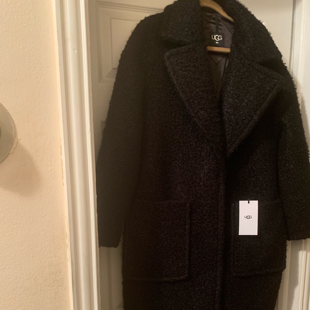 UGG Black Oversized Coat
Hattie
